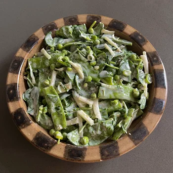 Mangetout, garden peas and fennel salad